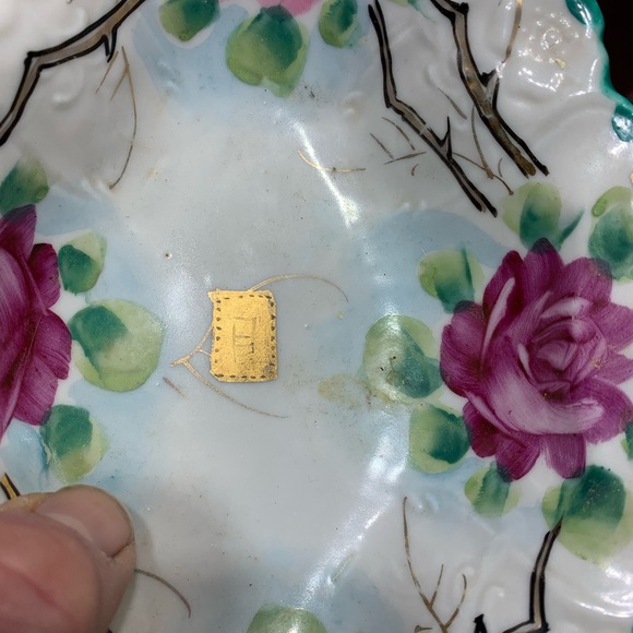 Beautiful Porcelain Bowl Possible Beehive Mark On Gold - Picture 8 of 8